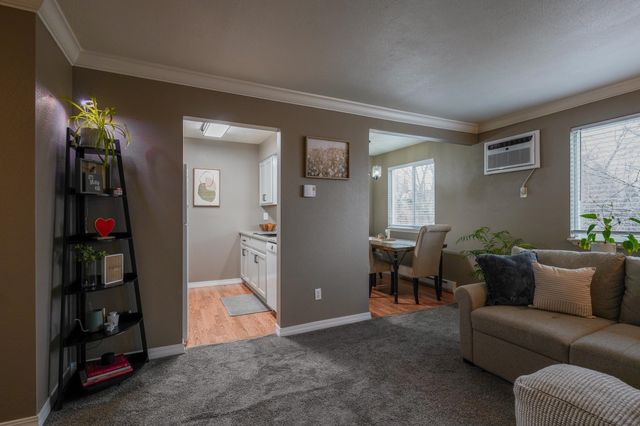 222 N Hutchinson Rd, Spokane Valley, WA 99212