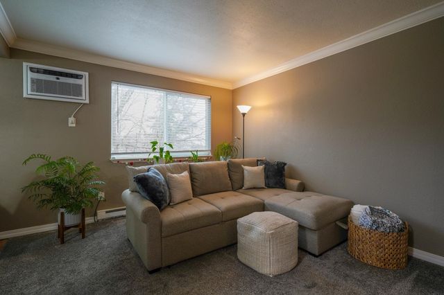 222 N Hutchinson Rd, Spokane Valley, WA 99212