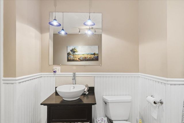 22 Redwood Terrace, Essex Junction, VT 05452