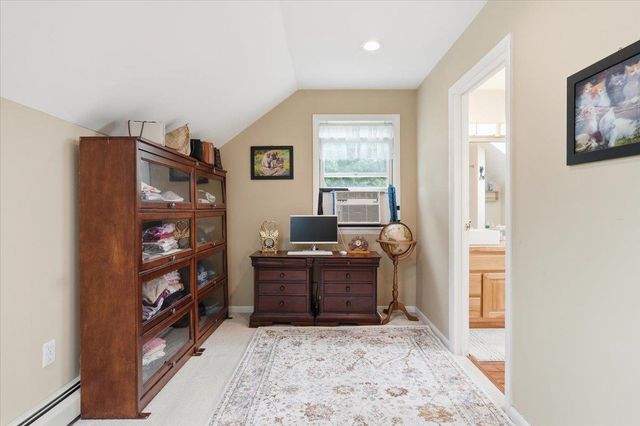 22 Redwood Terrace, Essex Junction, VT 05452