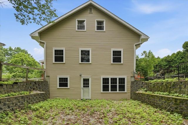 22 Redwood Terrace, Essex Junction, VT 05452