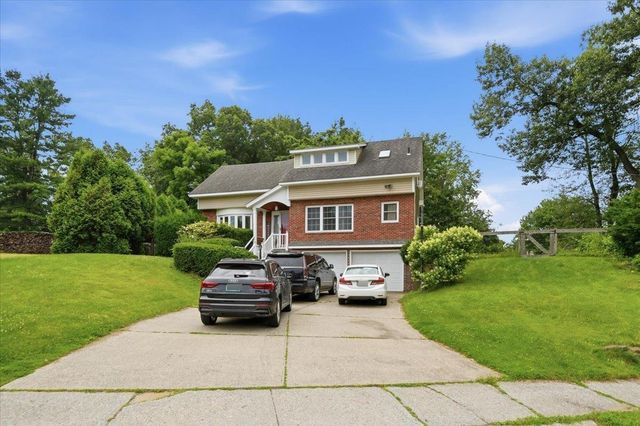 22 Redwood Terrace, Essex Junction, VT 05452