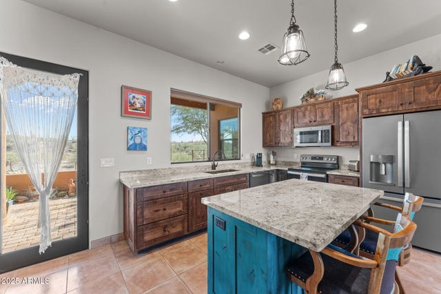 525 STONEHEDGE RANCH Road, Wickenburg, AZ 85390