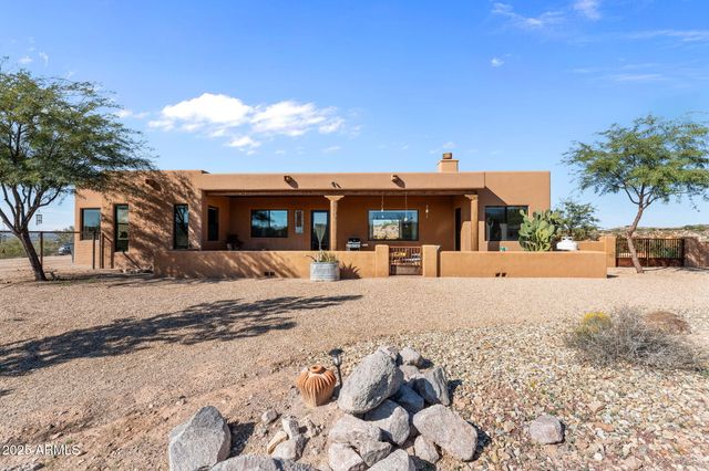 525 STONEHEDGE RANCH Road, Wickenburg, AZ 85390