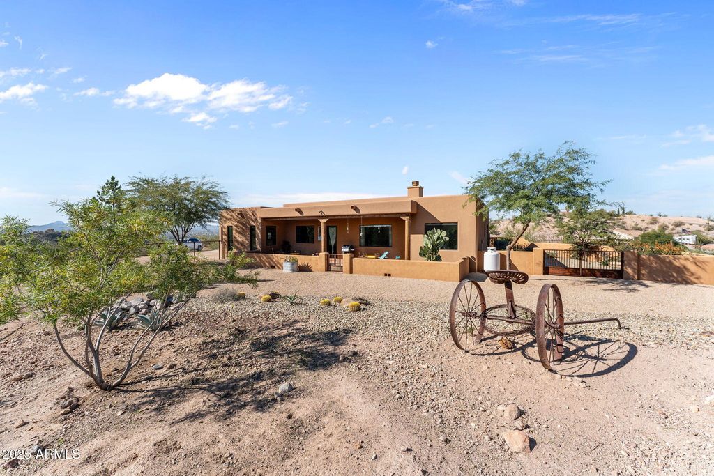 525 STONEHEDGE RANCH Road, Wickenburg, AZ 85390