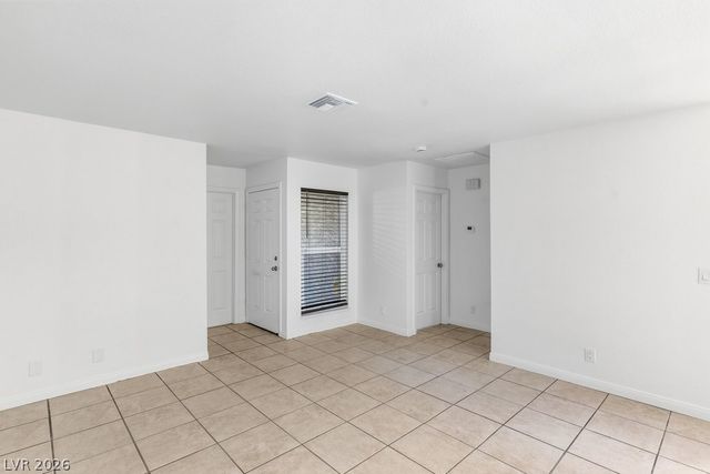 833 Hedge Way 6, Las Vegas, NV 89110