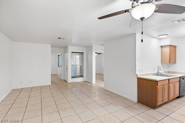 833 Hedge Way 6, Las Vegas, NV 89110