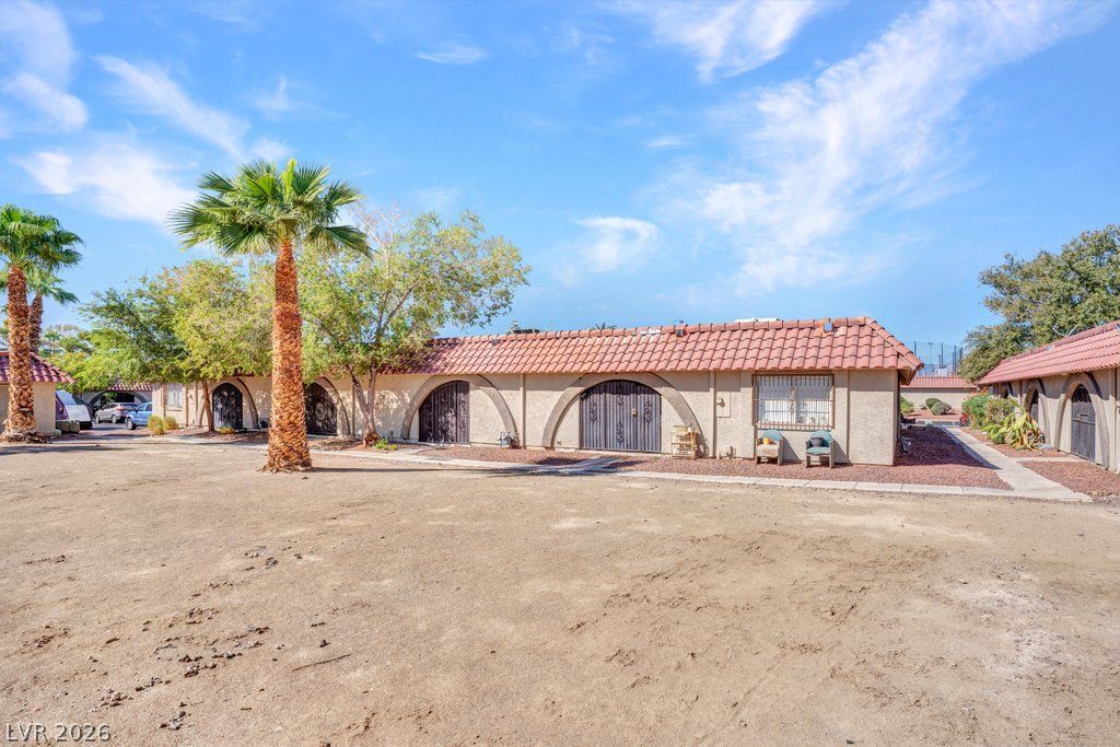 833 Hedge Way 6, Las Vegas, NV 89110 — photo 4