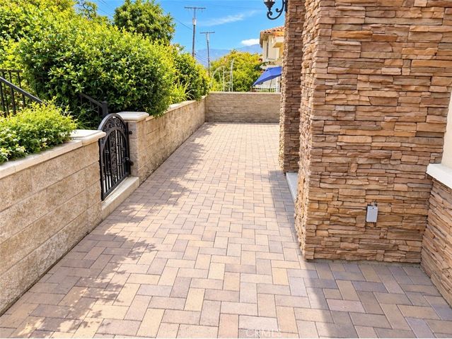 468 S Alhambra Avenue, Monterey Park, CA 91755
