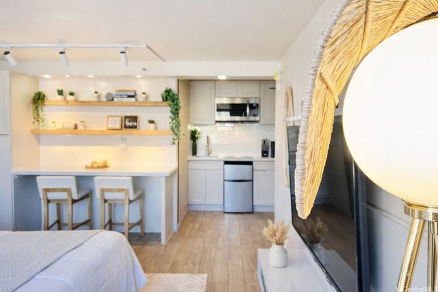 444 Niu Street 709, Honolulu, HI 96815