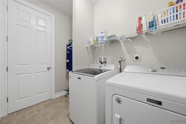 299 Northill Drive E, Amherst, NY 14221