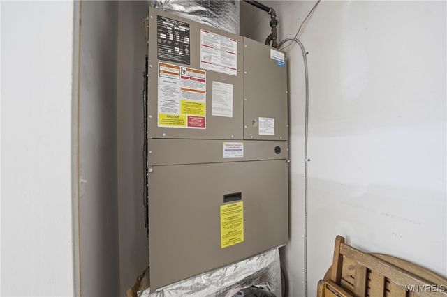 299 Northill Drive E, Amherst, NY 14221