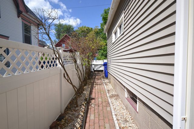 461 Manchester Street, Manchester, NH 03103