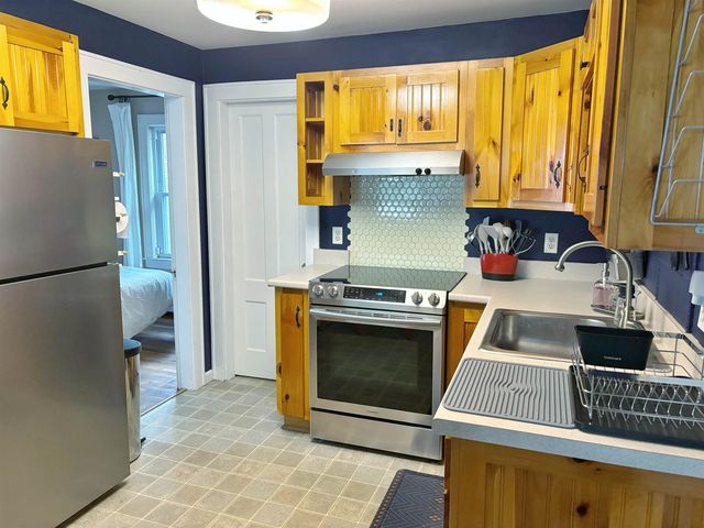 461 Manchester Street, Manchester, NH 03103