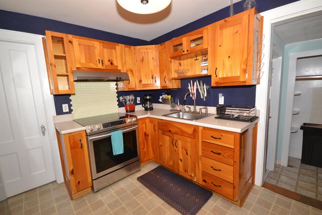 461 Manchester Street, Manchester, NH 03103