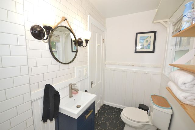 461 Manchester Street, Manchester, NH 03103