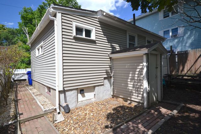 461 Manchester Street, Manchester, NH 03103