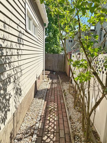 461 Manchester Street, Manchester, NH 03103