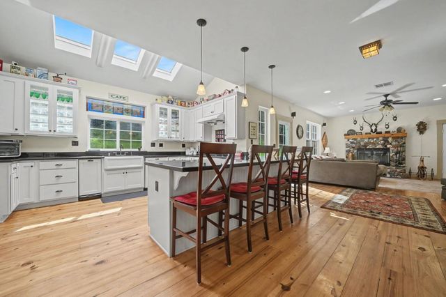 14232 Sutter Creek Rd, Sutter Creek, CA 95685