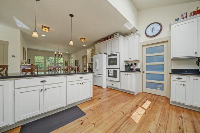 14232 Sutter Creek Rd, Sutter Creek, CA 95685