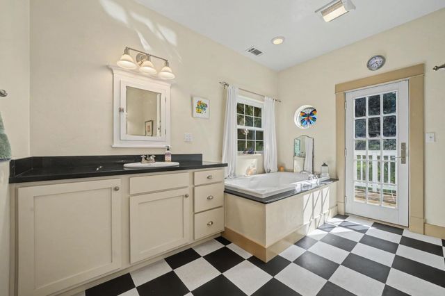 14232 Sutter Creek Rd, Sutter Creek, CA 95685