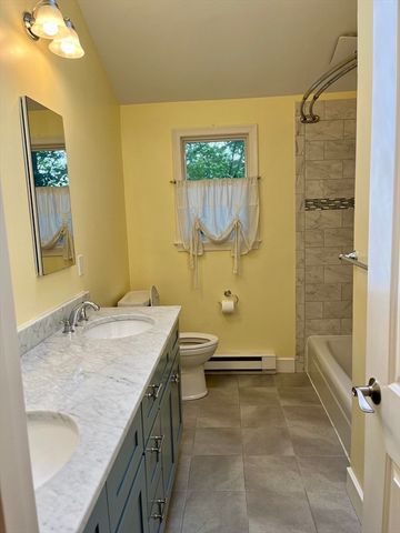 70 Beach St, Foxboro, MA 02035