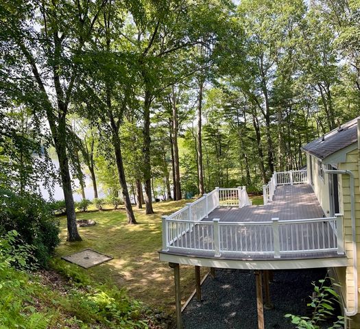 70 Beach St, Foxboro, MA 02035