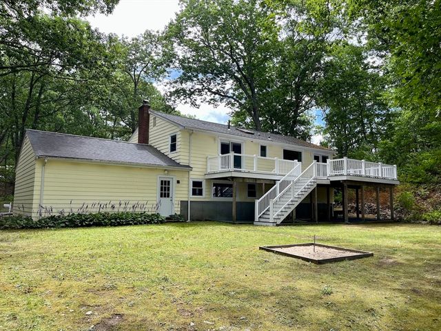 70 Beach St, Foxboro, MA 02035