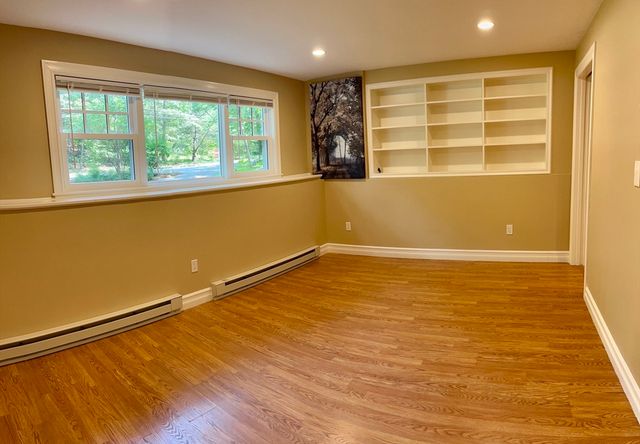 70 Beach St, Foxboro, MA 02035