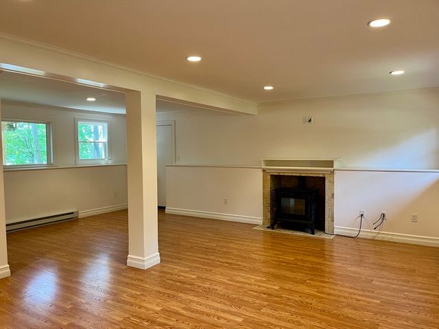 70 Beach St, Foxboro, MA 02035