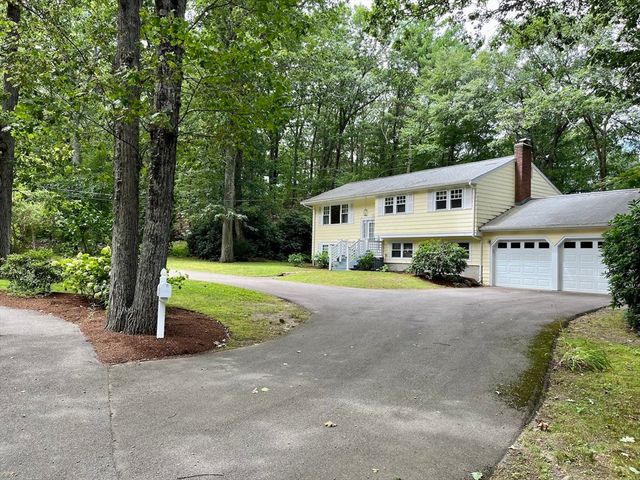 70 Beach St, Foxboro, MA 02035