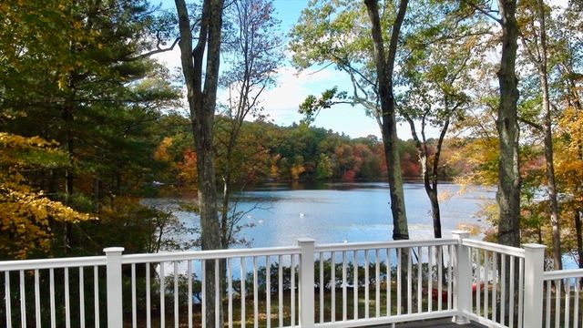 70 Beach St, Foxboro, MA 02035