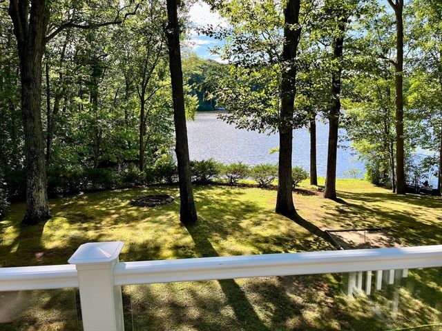 70 Beach St, Foxboro, MA 02035