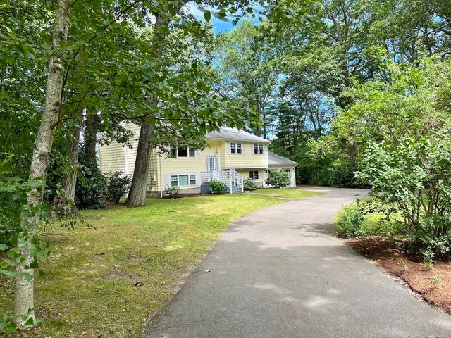 70 Beach St, Foxboro, MA 02035