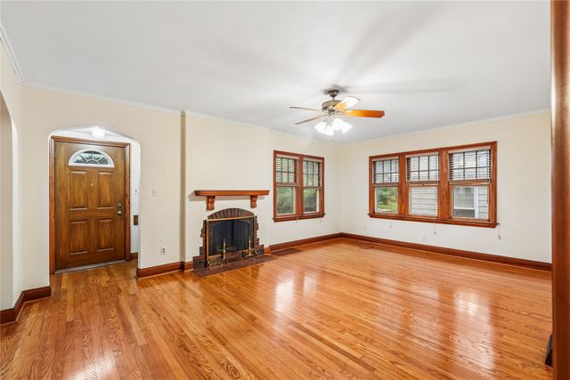 2500 Kenway Drive, Des Moines, IA 50310