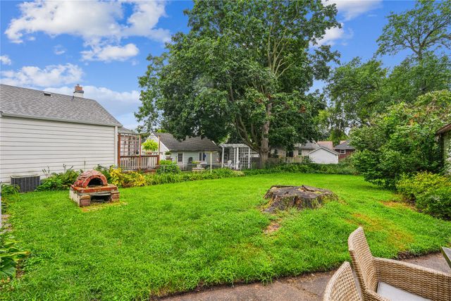 2500 Kenway Drive, Des Moines, IA 50310