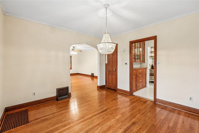 2500 Kenway Drive, Des Moines, IA 50310