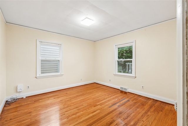 2500 Kenway Drive, Des Moines, IA 50310