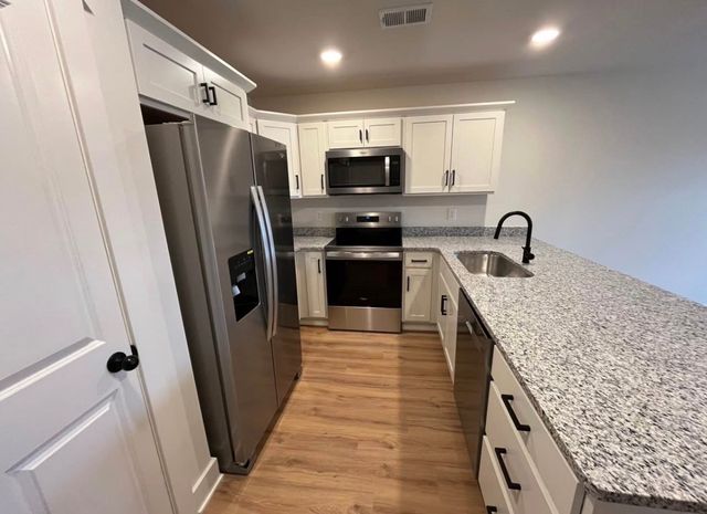 402 Portland Blvd, Portland, TN 37148