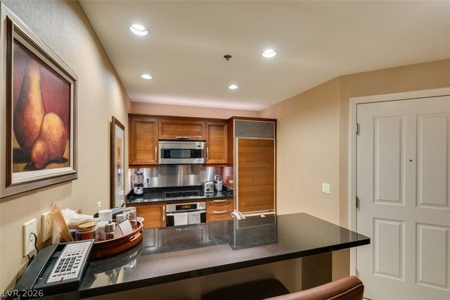 125 East HARMON Avenue 2821, Las Vegas, NV 89109