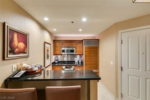 125 East HARMON Avenue 2821, Las Vegas, NV 89109