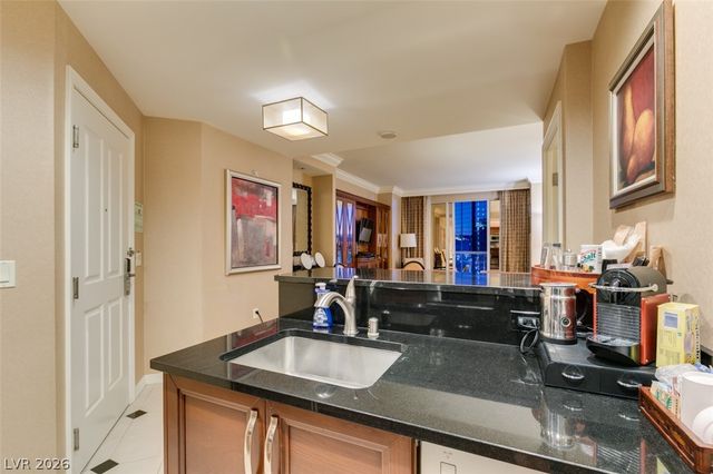 125 East HARMON Avenue 2821, Las Vegas, NV 89109
