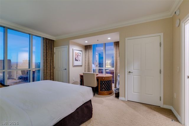 125 East HARMON Avenue 2821, Las Vegas, NV 89109