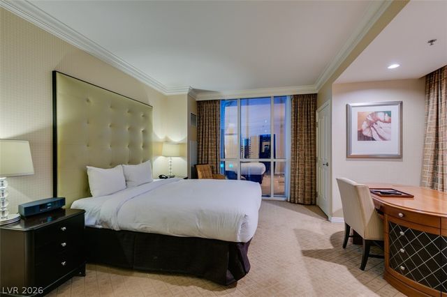 125 East HARMON Avenue 2821, Las Vegas, NV 89109
