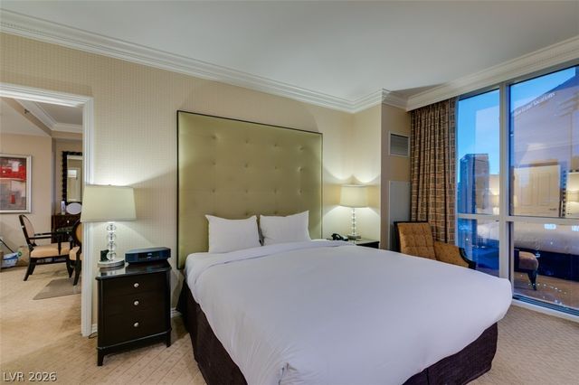 125 East HARMON Avenue 2821, Las Vegas, NV 89109