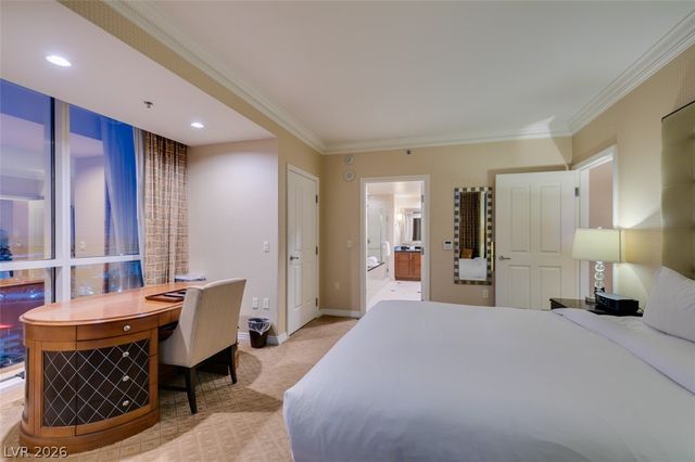 125 East HARMON Avenue 2821, Las Vegas, NV 89109