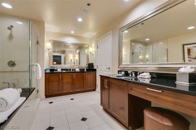 125 East HARMON Avenue 2821, Las Vegas, NV 89109