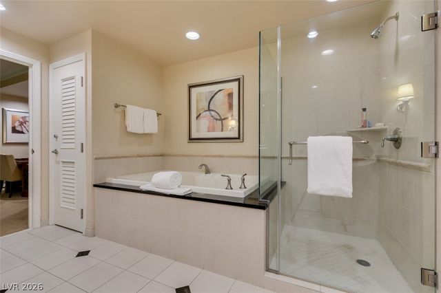125 East HARMON Avenue 2821, Las Vegas, NV 89109
