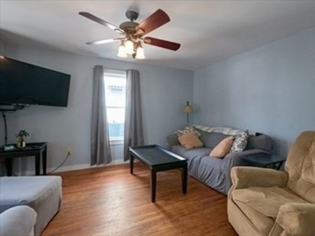 12 Perry St, Somerville, MA 02143