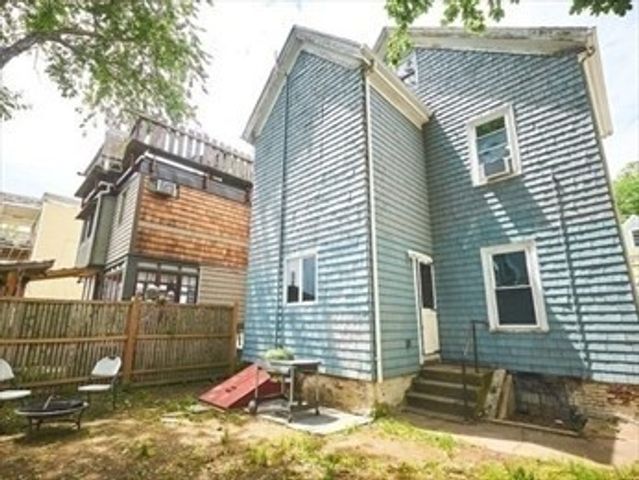 12 Perry St, Somerville, MA 02143